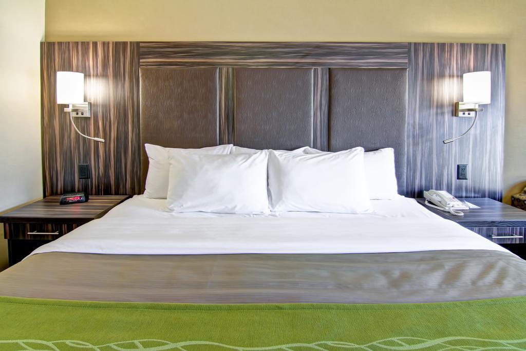Comfort Inn Sainte-Catherine Eksteriør billede